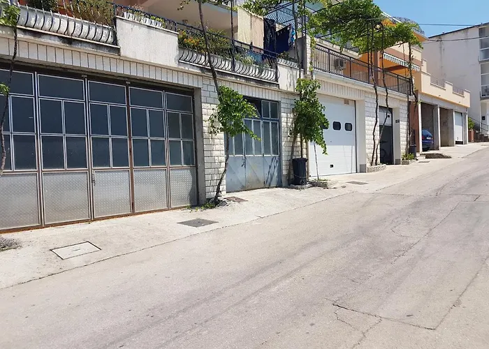 아파트 With A Parking Space - 13785 *